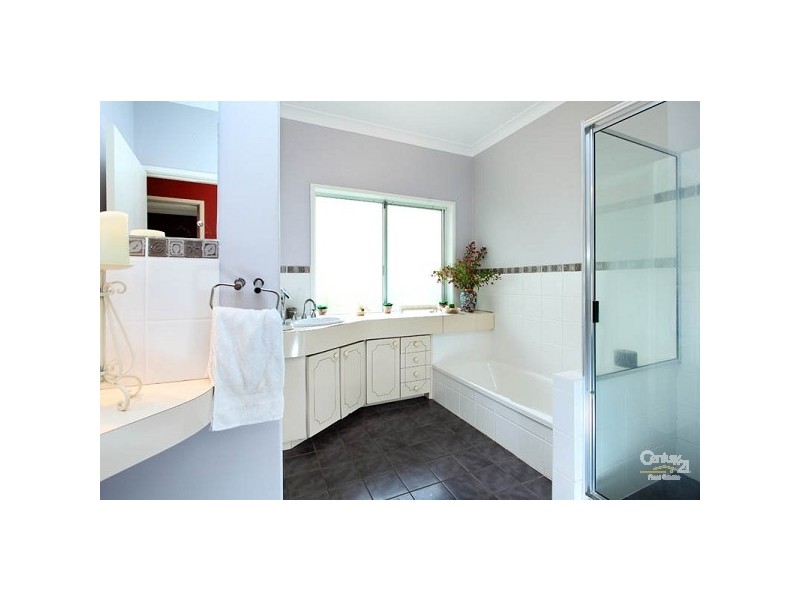13 Sundown Street, Kenmore QLD 4069