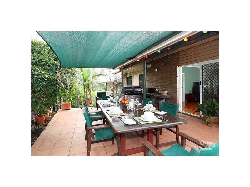 13 Sundown Street, Kenmore QLD 4069