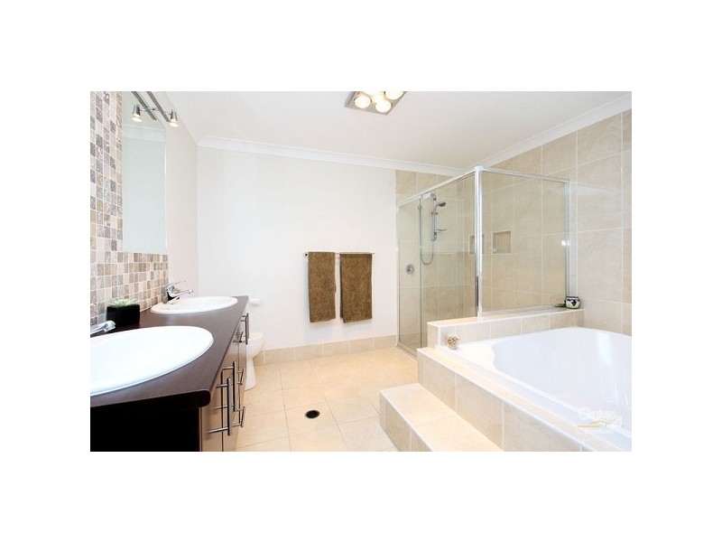 181 Gibson Crescent, Bellbowrie QLD 4070