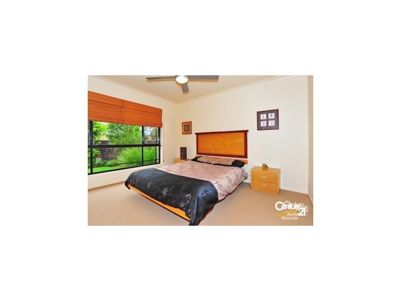 8 Haase Place, Bellbowrie QLD 4070