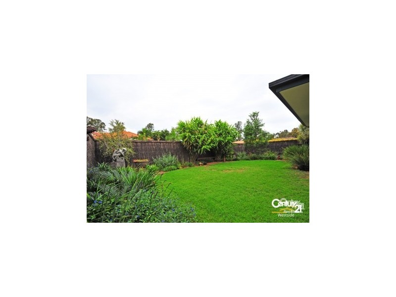 8 Haase Place, Bellbowrie QLD 4070