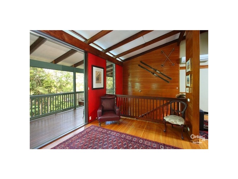 9 Aldergrove Street, Chapel Hill QLD 4069