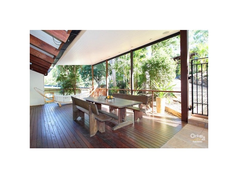 9 Aldergrove Street, Chapel Hill QLD 4069