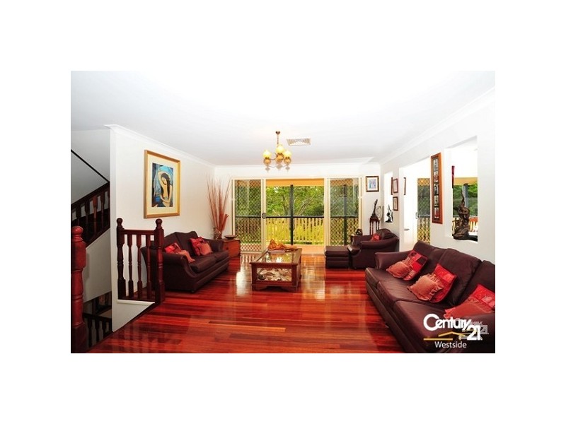 25 Moorfields Street, Fig Tree Pocket QLD 4069