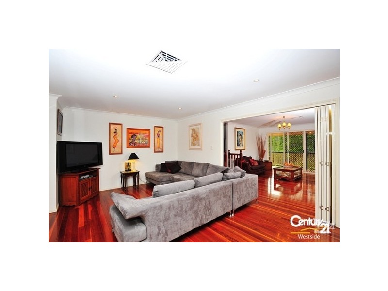 25 Moorfields Street, Fig Tree Pocket QLD 4069