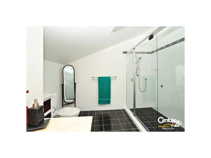 25 Moorfields Street, Fig Tree Pocket QLD 4069