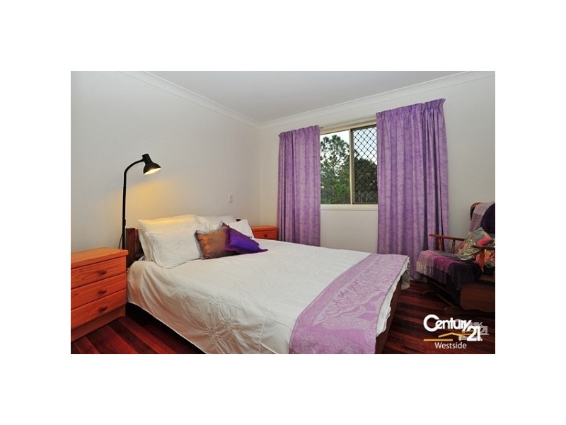 25 Moorfields Street, Fig Tree Pocket QLD 4069