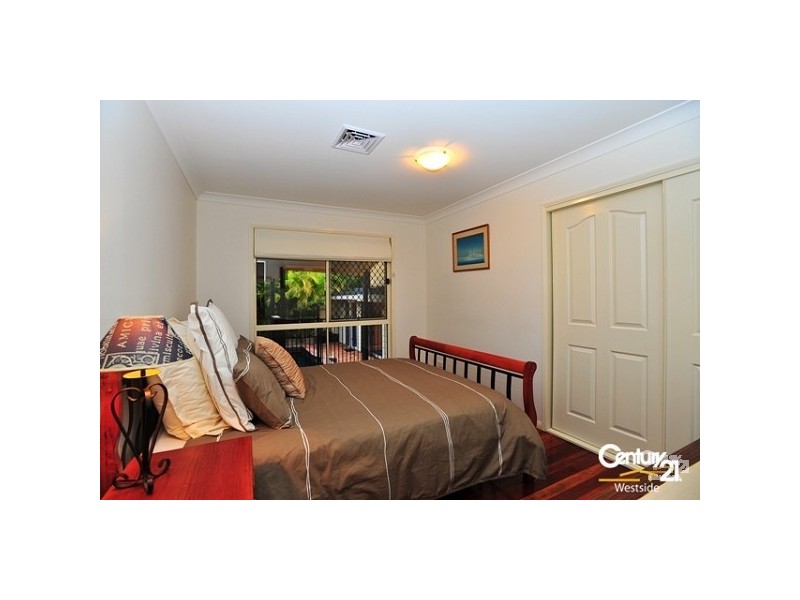 25 Moorfields Street, Fig Tree Pocket QLD 4069