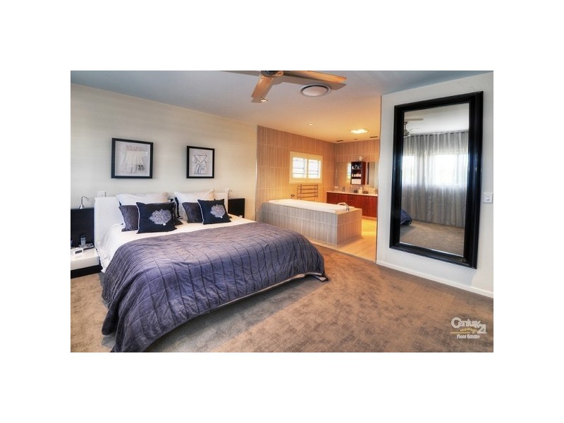 31 Sandringham Place, Fig Tree Pocket QLD 4069