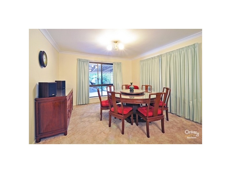 5 Fleming Road, Chapel Hill QLD 4069