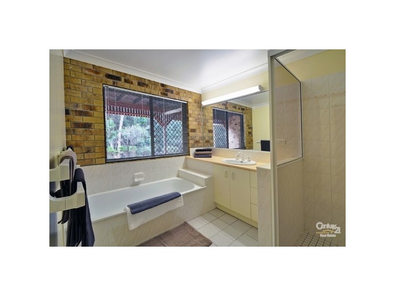 5 Fleming Road, Chapel Hill QLD 4069