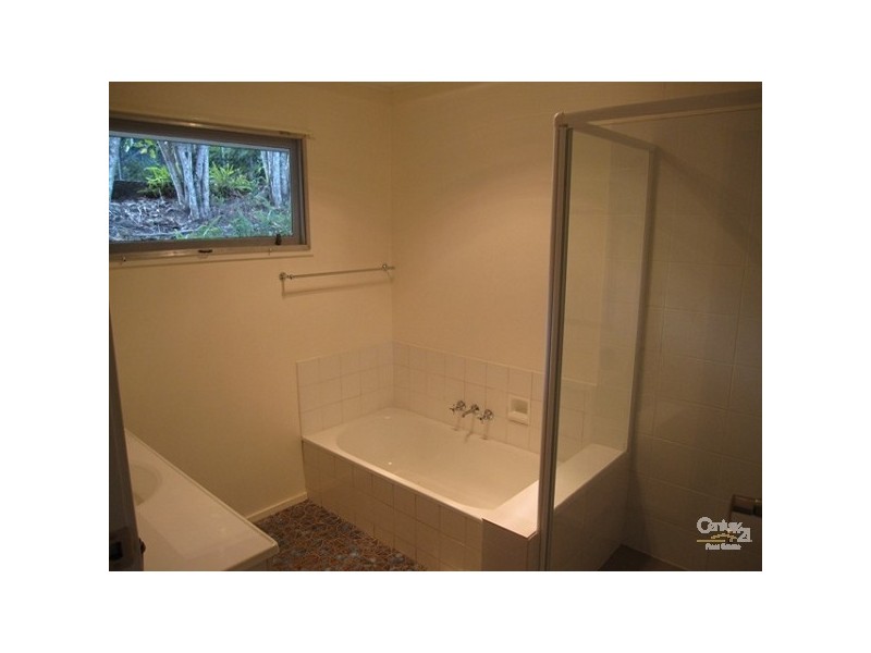 689 Moggill Road, Chapel Hill QLD 4069