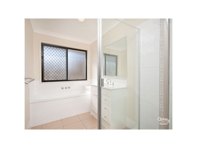 11 Eucalypt Place, Anstead QLD 4070