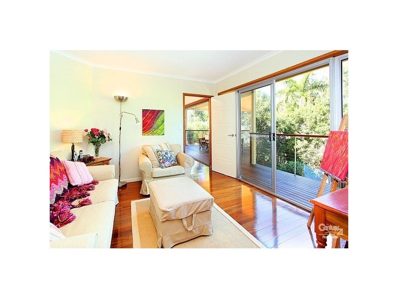 10 Alenola Street, Chapel Hill QLD 4069