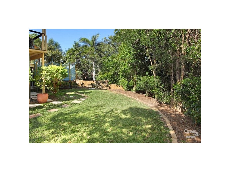 10 Alenola Street, Chapel Hill QLD 4069