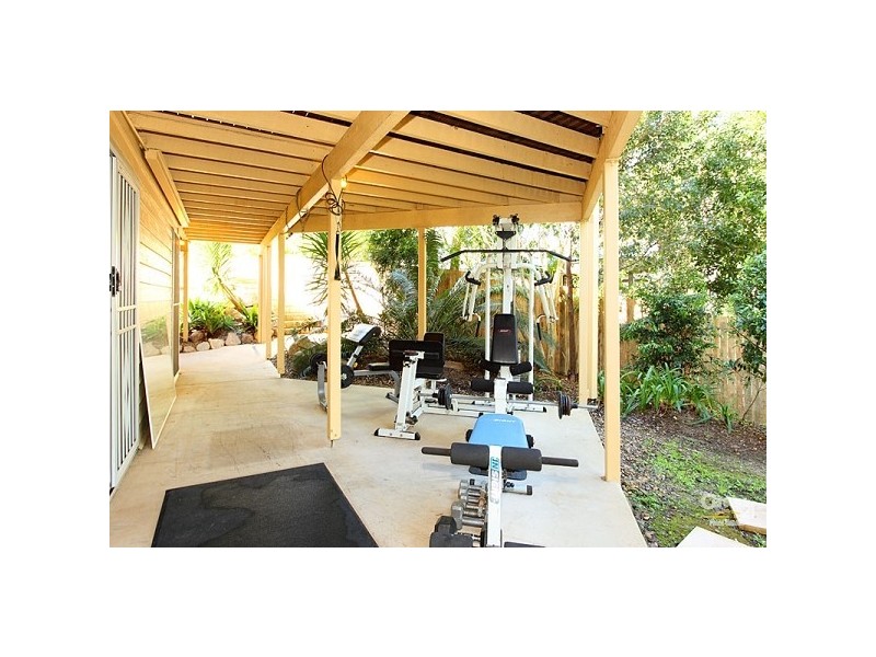 10 Alenola Street, Chapel Hill QLD 4069