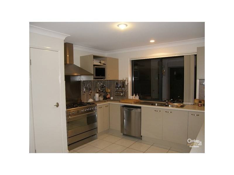 11 Grange Place, Moggill QLD 4070