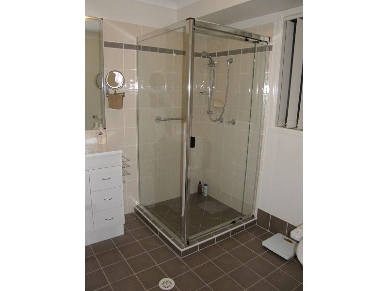 11 Grange Place, Moggill QLD 4070