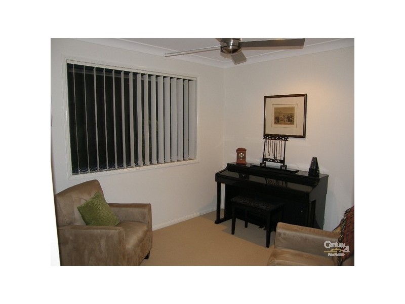 11 Grange Place, Moggill QLD 4070