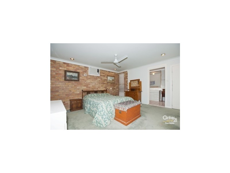 8 Broadmoor Street, Kenmore Hills QLD 4069