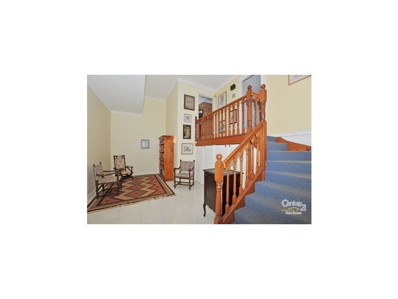 8 Broadmoor Street, Kenmore Hills QLD 4069