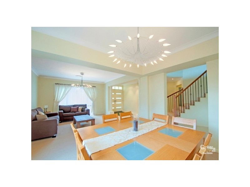 1 Hendos Place, Moggill QLD 4070