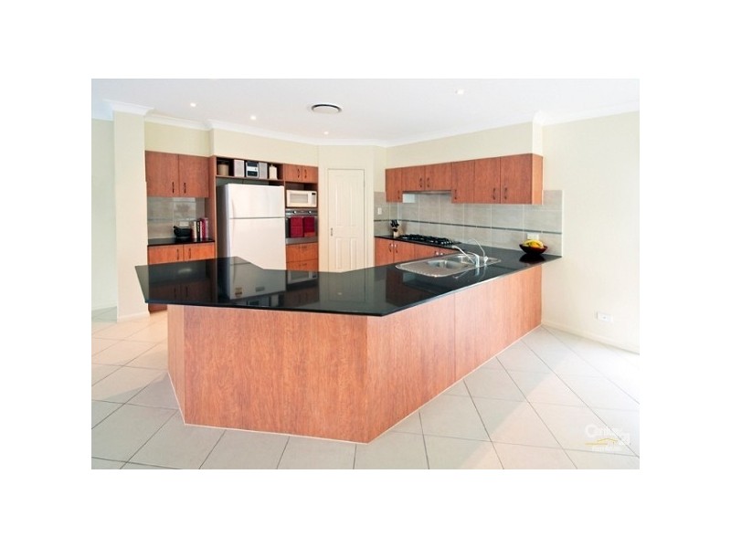 1 Hendos Place, Moggill QLD 4070