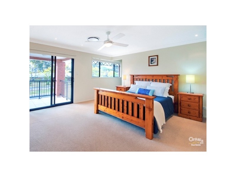 1 Hendos Place, Moggill QLD 4070