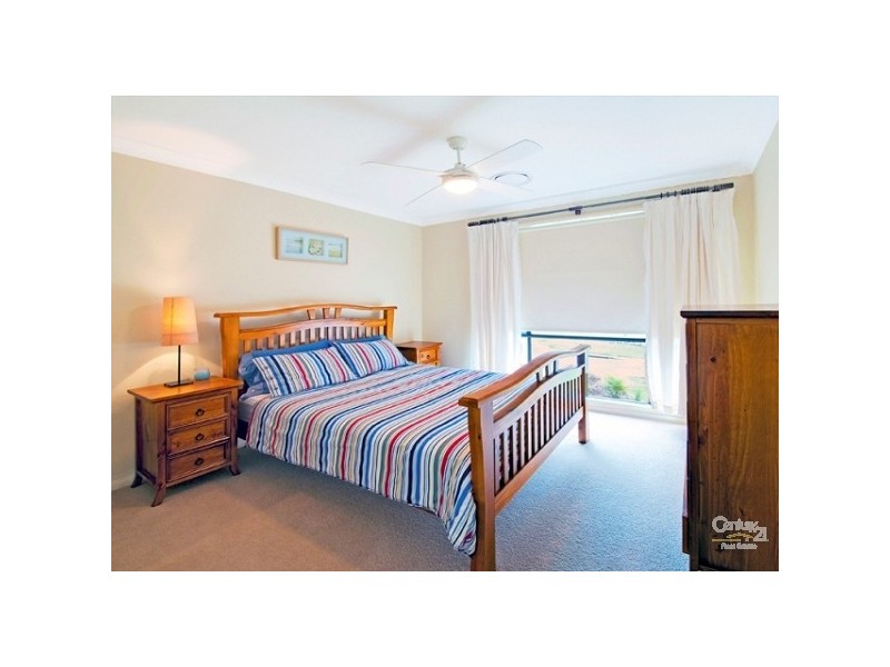 1 Hendos Place, Moggill QLD 4070