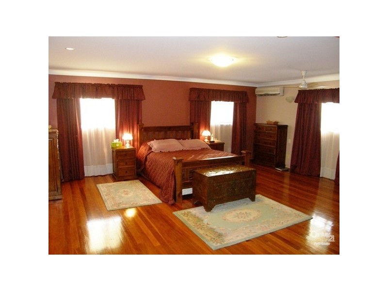 8 Okra Place, Bellbowrie QLD 4070