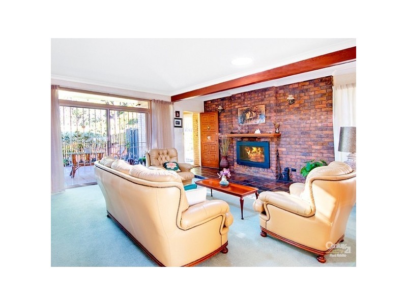 121 Burbong Street, Chapel Hill QLD 4069