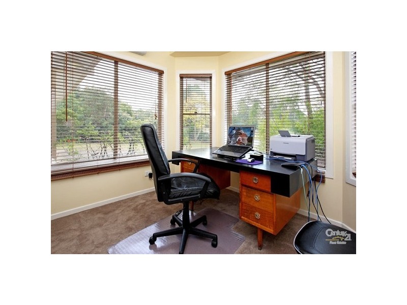 28 Pioneer Crescent, Bellbowrie QLD 4070