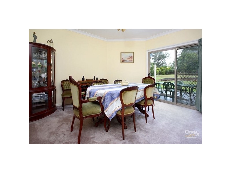 28 Pioneer Crescent, Bellbowrie QLD 4070