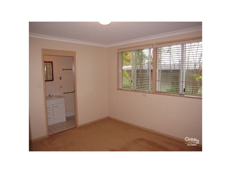 6 Meagan Street, Kenmore QLD 4069