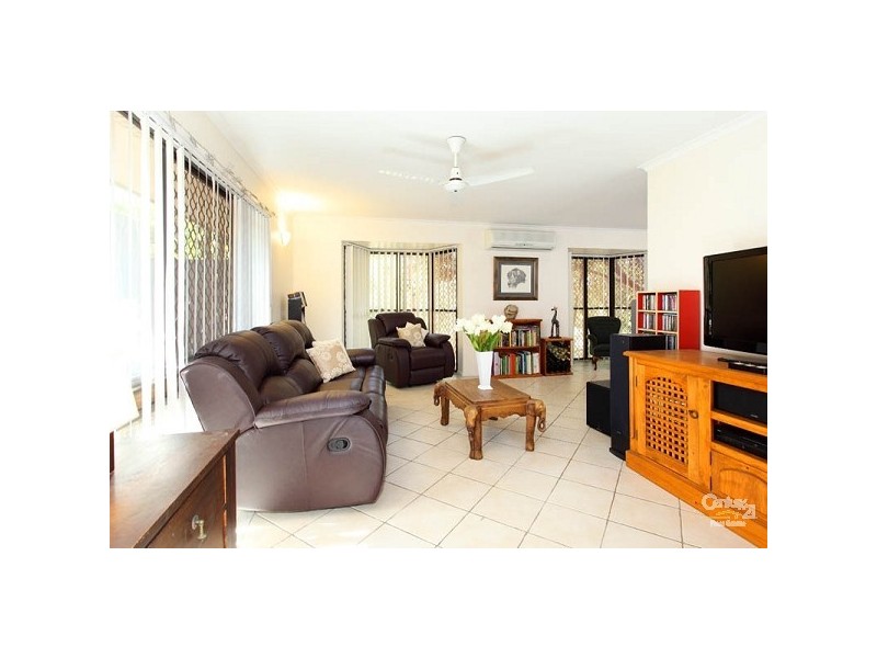 2 Lowan Street, Bellbowrie QLD 4070