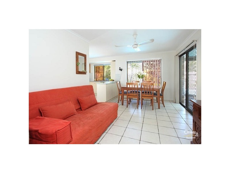2 Lowan Street, Bellbowrie QLD 4070