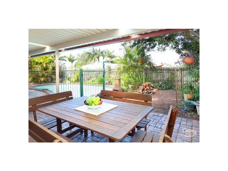 2 Lowan Street, Bellbowrie QLD 4070