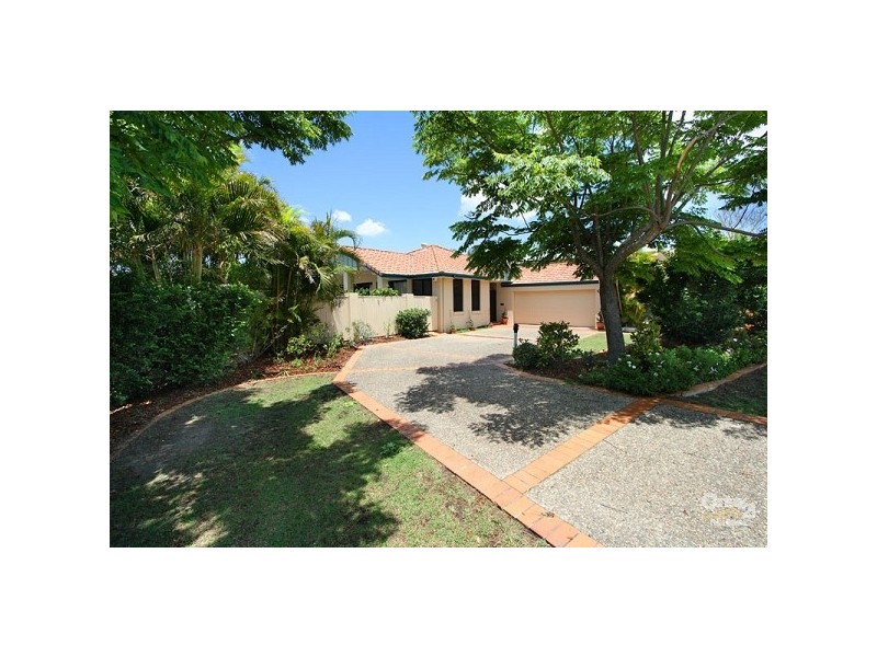27 McConnell Crescent, Brookfield QLD 4069