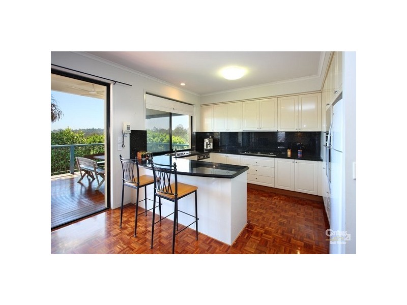 27 McConnell Crescent, Brookfield QLD 4069