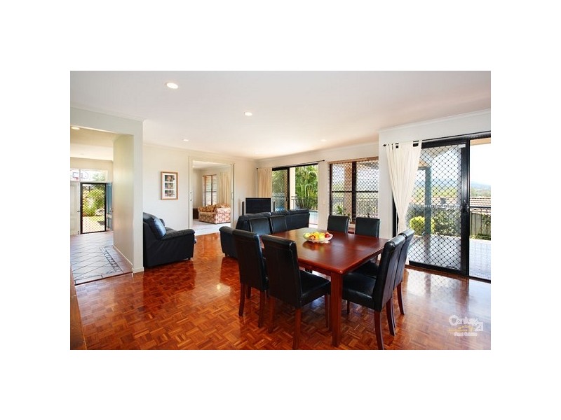 27 McConnell Crescent, Brookfield QLD 4069