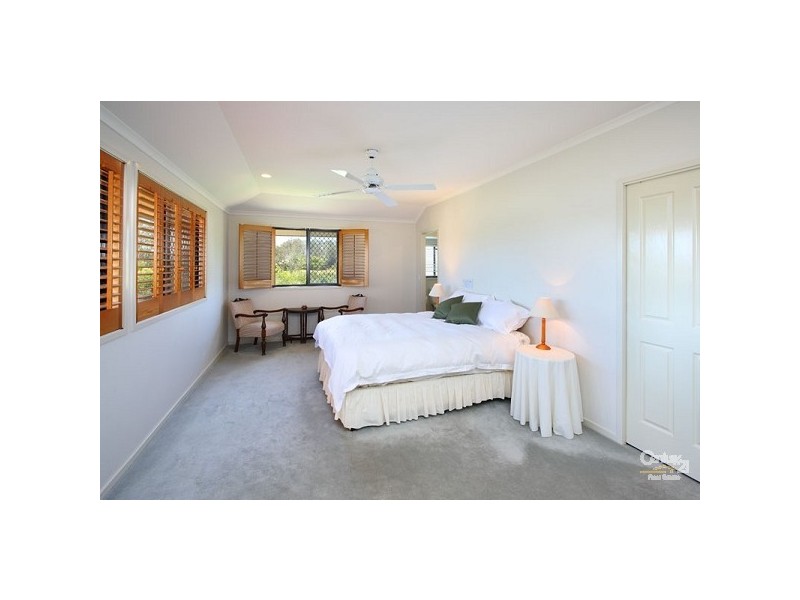 27 McConnell Crescent, Brookfield QLD 4069