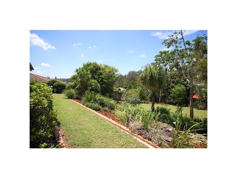 27 McConnell Crescent, Brookfield QLD 4069