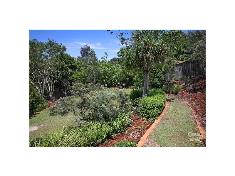 27 McConnell Crescent, Brookfield QLD 4069
