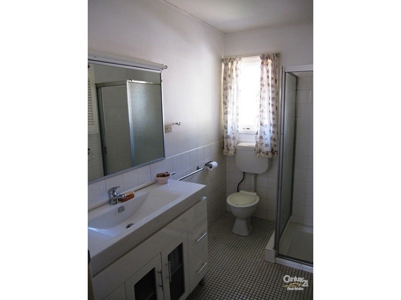 16 Havard Street, Kenmore QLD 4069