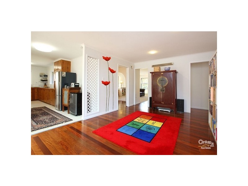 10 Kanooka Street, Bellbowrie QLD 4070