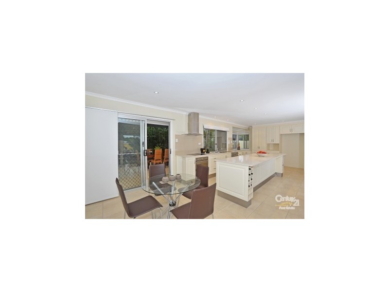 5 Canongate Street, Kenmore QLD 4069