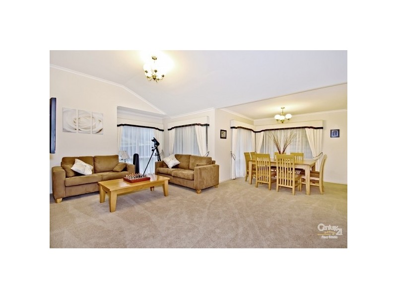 23 Drysdale Crescent, Brookfield QLD 4069