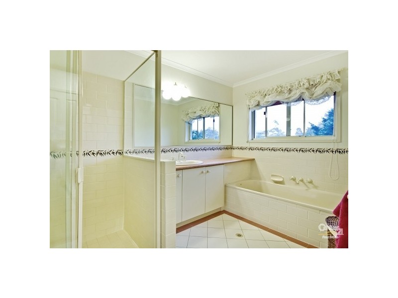23 Drysdale Crescent, Brookfield QLD 4069