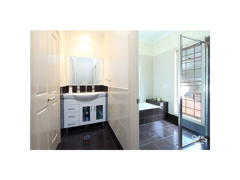 93 Lagoon Crescent, Bellbowrie QLD 4070