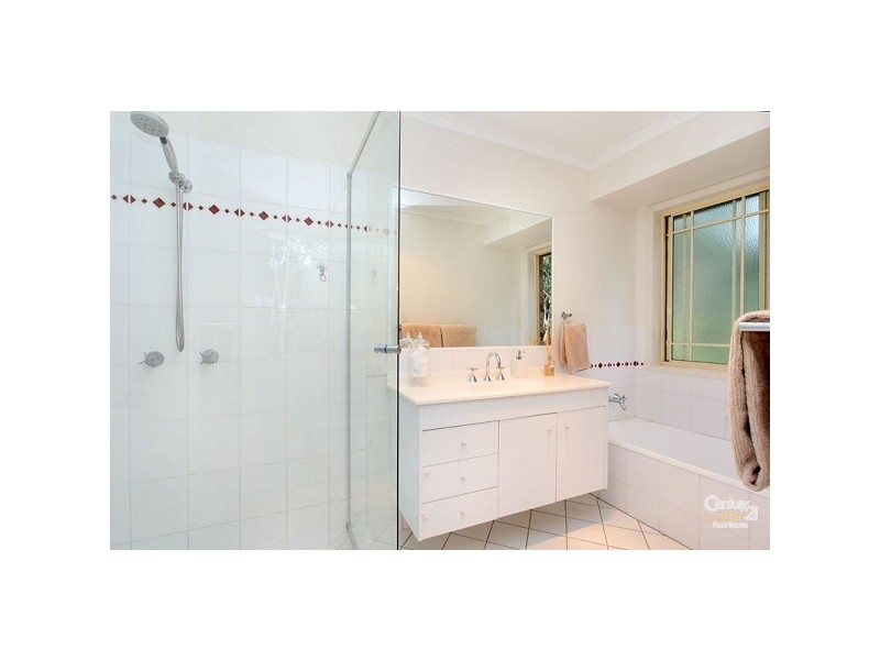 24 Drysdale Crescent, Brookfield QLD 4069